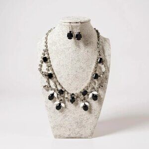 Black And white Facted Lucite Bead And clear Crystal stud OnSilver Tone Necklace
